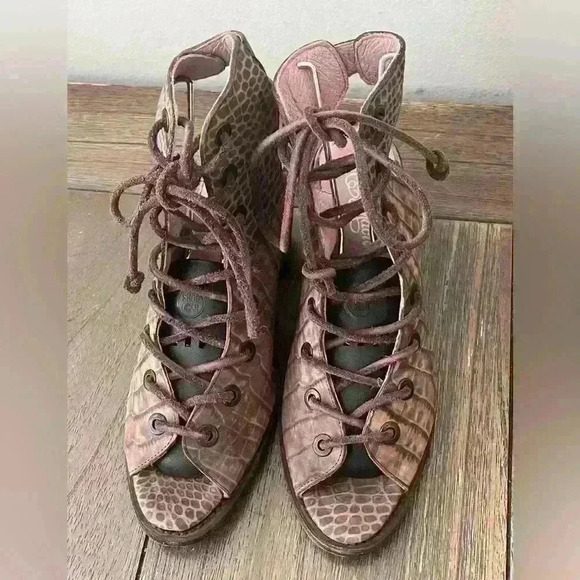 EUC Miss Macie Goodness Gracious Open Toe Lace Up  Booties Womens size 7.5 - Picture 6 of 12